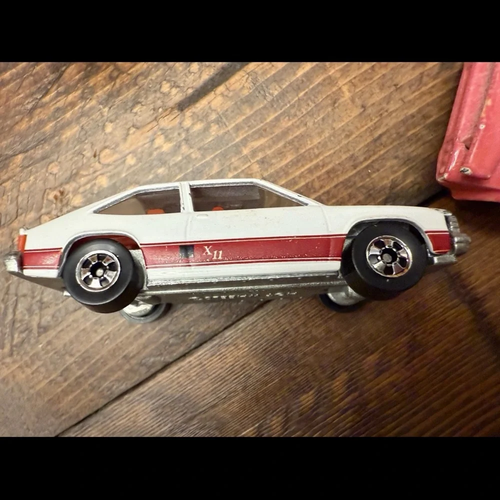 Vintage Hot Wheels Die Cast Car Lot & matchbox Car Toys Orginal Case 19 Cars 60s